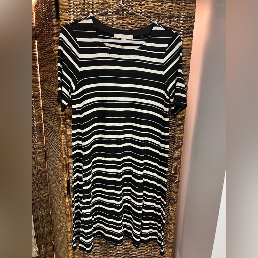Loft- Ann‎ Taylor- Size: XS, Striped Dress, Stretchy